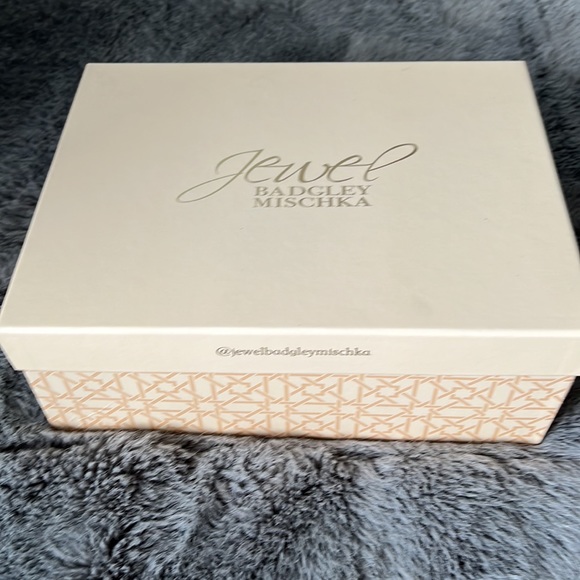 Badgley Mischka shoes! - Picture 5 of 5